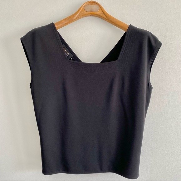 Dana Buchman Tops - Dana Buchman Cap Sleeve Black Top Size Medium